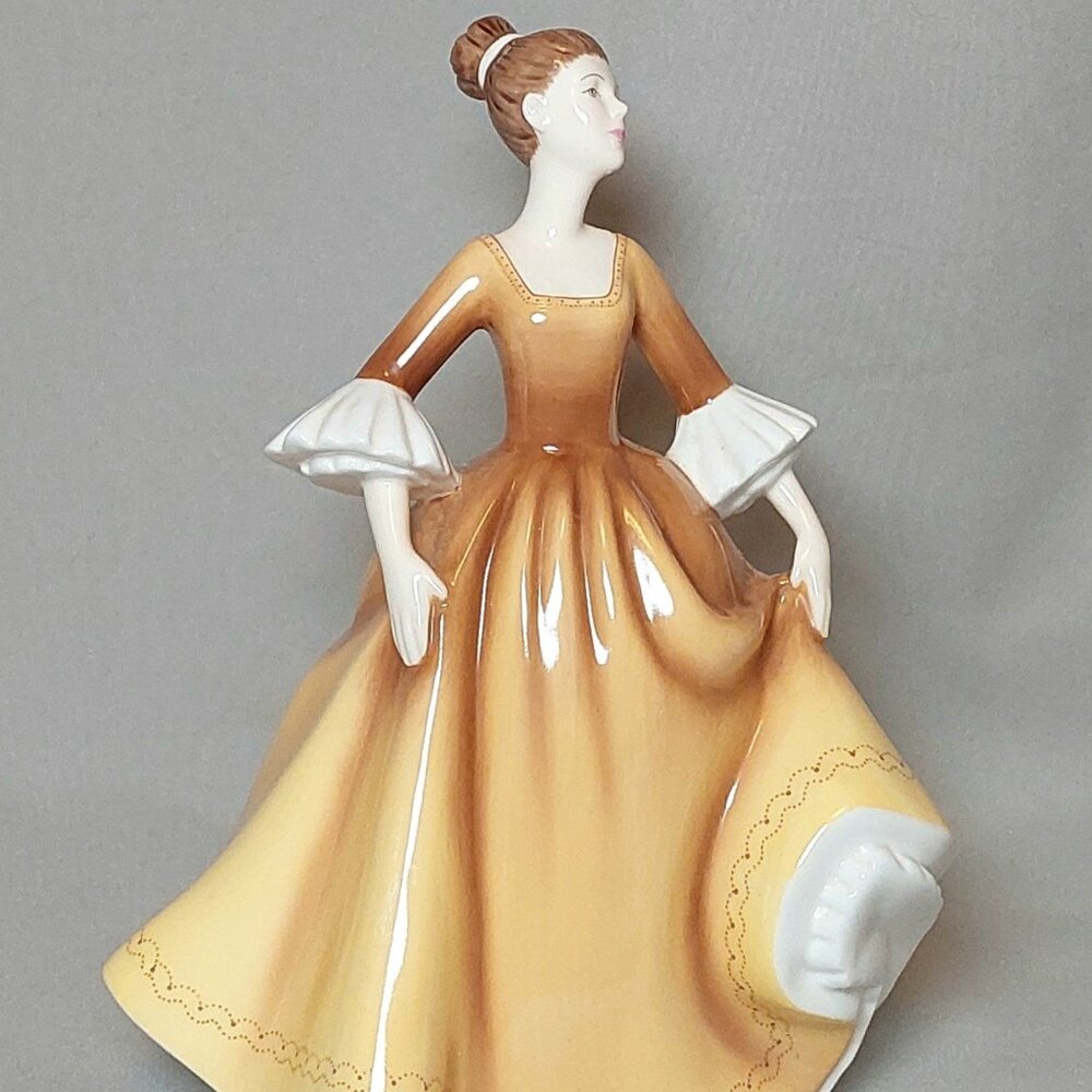 Royal Doulton "Stephanie" Vintage Home/Office Collectible Decor Statue Figurine